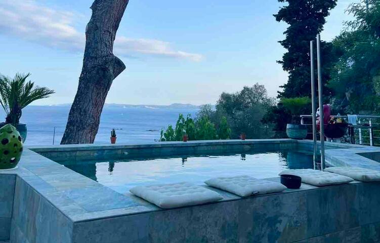 Maison avec vue mer et piscine