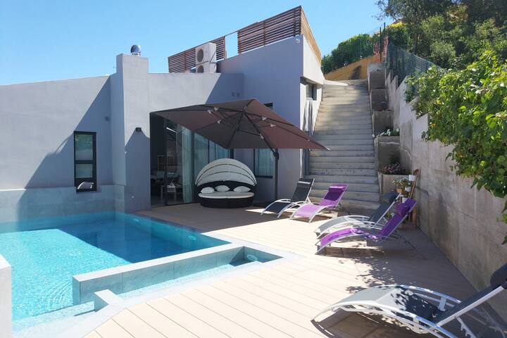 Casa Lou, architect villa w. heated pool at Begur gallery image 4