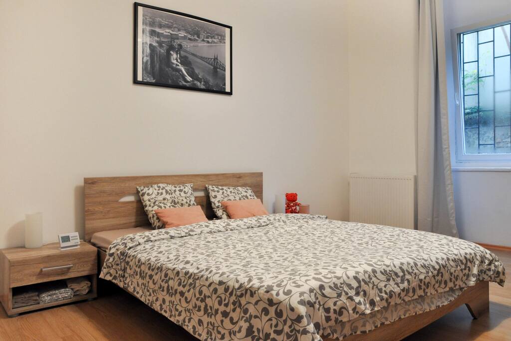 Bed king size (160x190)