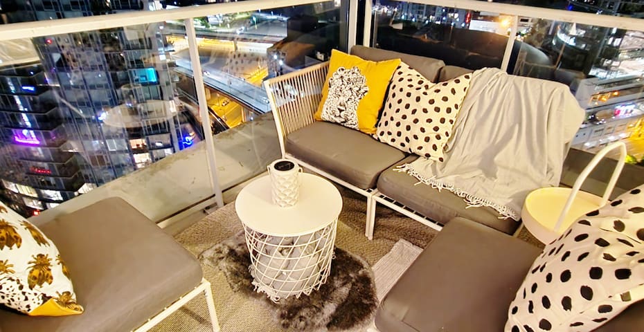 Breathtaking view with swimming pool-BlueMoon Stay