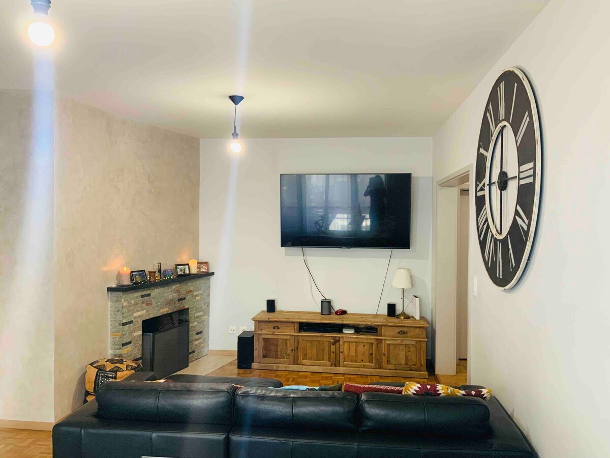 Popular Airbnb listing: Geneva city center, 10 min walk from train station in Grottes Et Saint Gervais