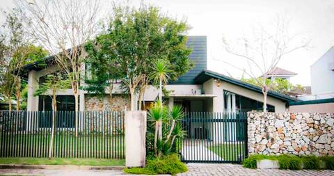 Kimstone City Villla 5+1 bdrm Pool near beach