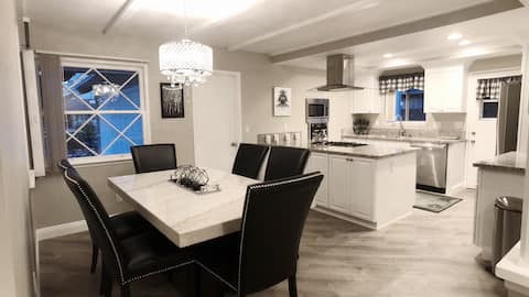 ❤4BD REMODELED HOUSE, FIREPIT, GAMEROOM, CLEAN!