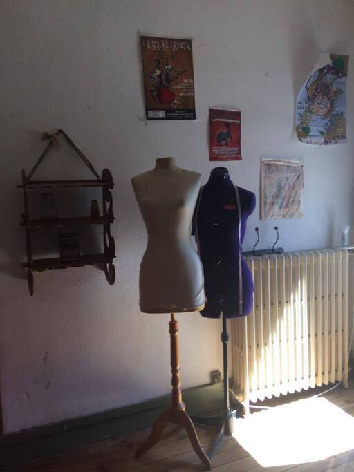 Ancien mannequins de couture idéal pour pauser ses sacs et écharpes