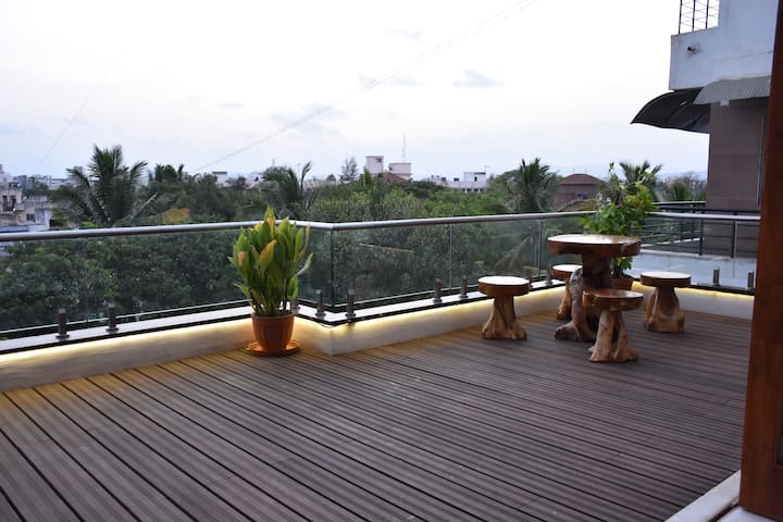 Gulmohar Luxurious PentHouse (Family Rooms)