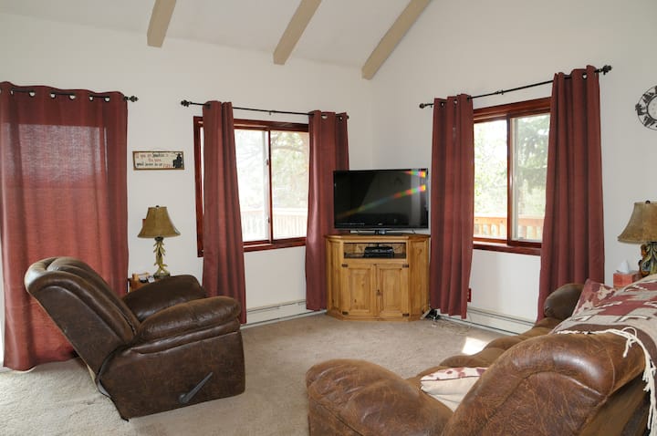Mt. Cabin, 3 Bedrooms Cripple Creek/ Pet Friendly - Century Casino Cripple Creek
