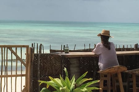 Marashi.house -Beach front room with Side Sea View