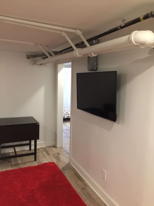 Living area with 40" TV
