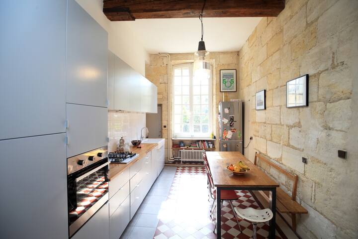 Grande maison familiale, centrale:jardin & piscine gallery image 4