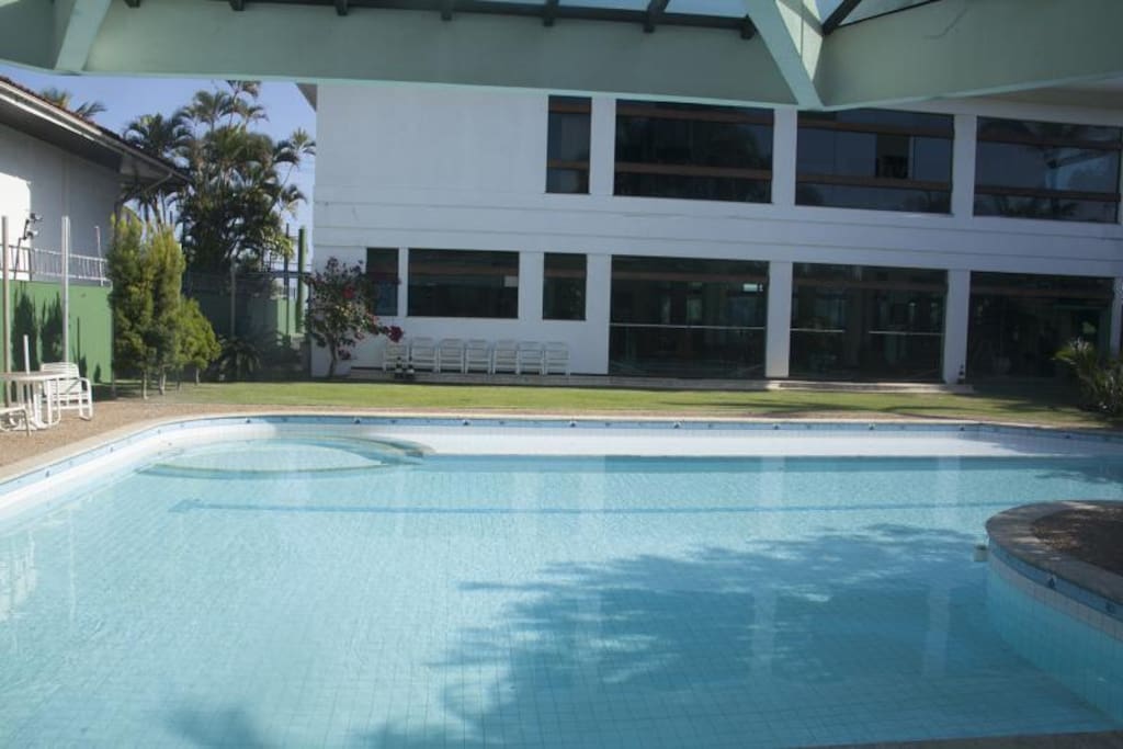 Piscina com Cascata