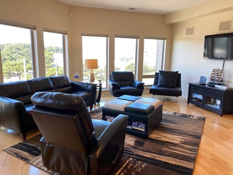 Heart of Yachats Condo, Park & walk to everything!