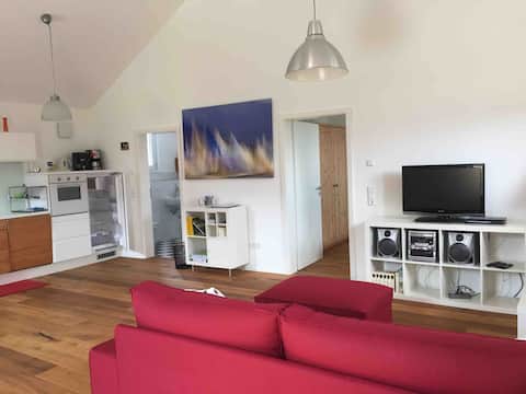 Beliebte Airbnb-Anzeige: Vacation home Lucia Bodman, tranquility, idyll, lake view in Bodman Ludwigshafen