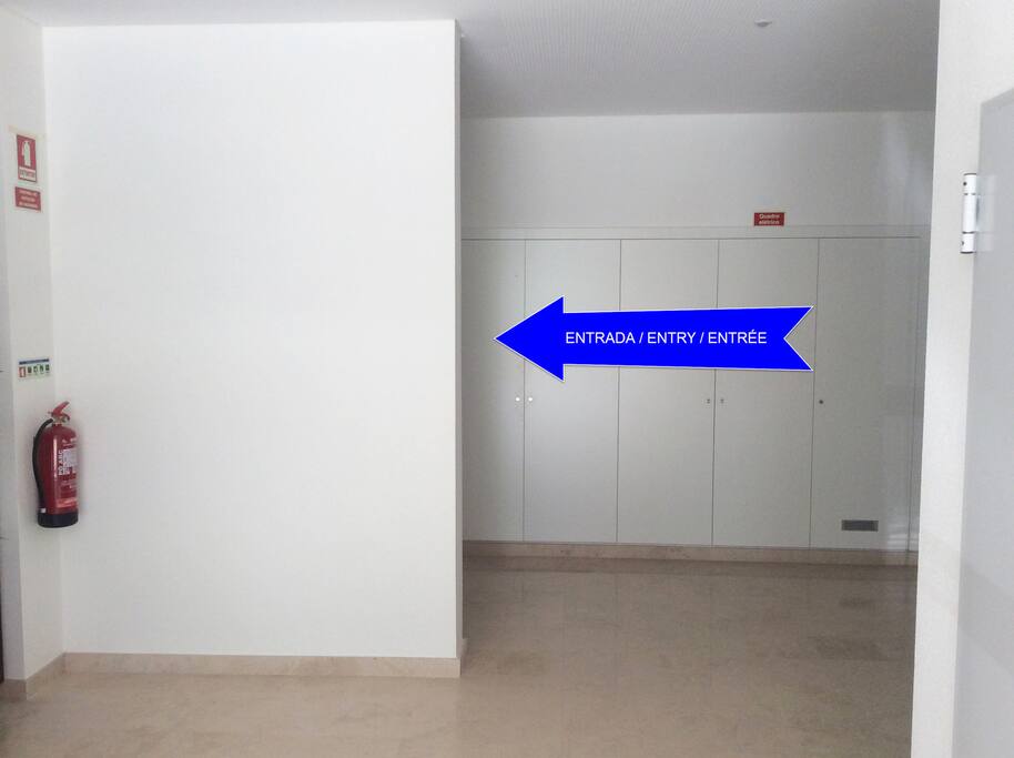 Entrada do apartamento / apartment entry