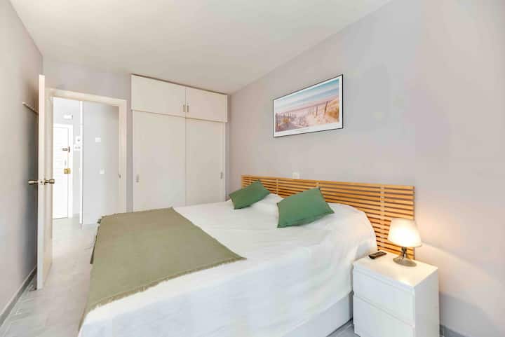 房间有两张床，与他们的喜好相连或分开。
内置衣柜。
如有需要，可加床 