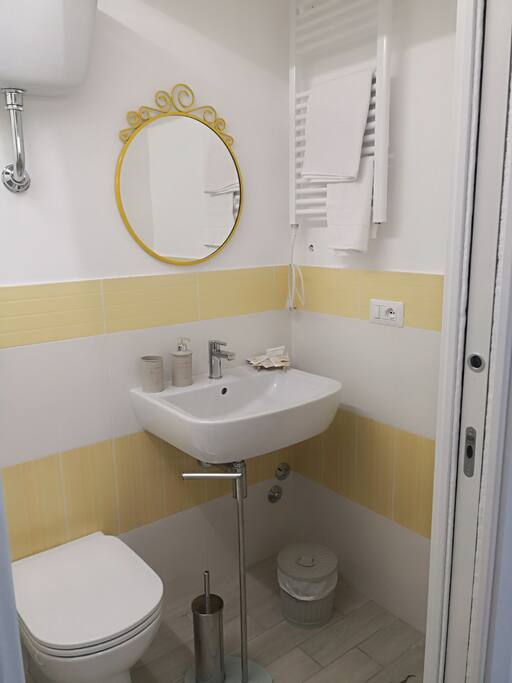 Bagno stanza Girasole