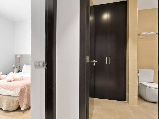 Two bedroom apartment in the heart of Barcelona gallery image 4