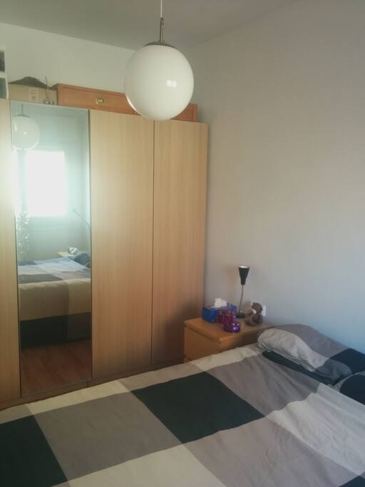 Room 1
Double bed and closet