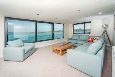Successful Airbnb property: Appledore home on the seafront in Northam