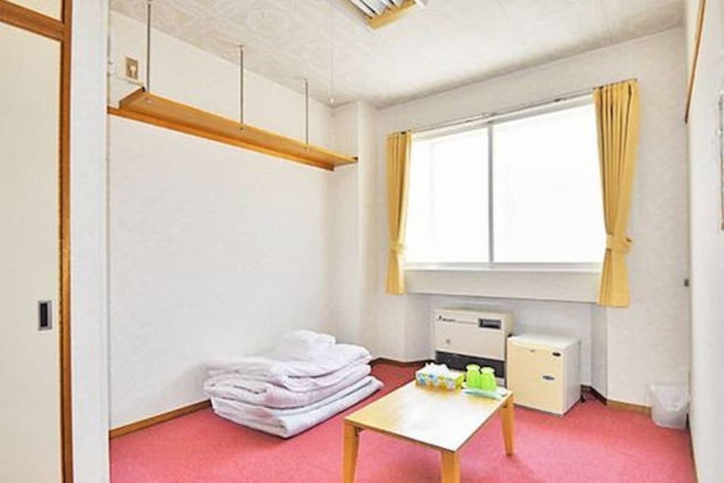room type 1(to spread a Japanese Futon in the carpet)