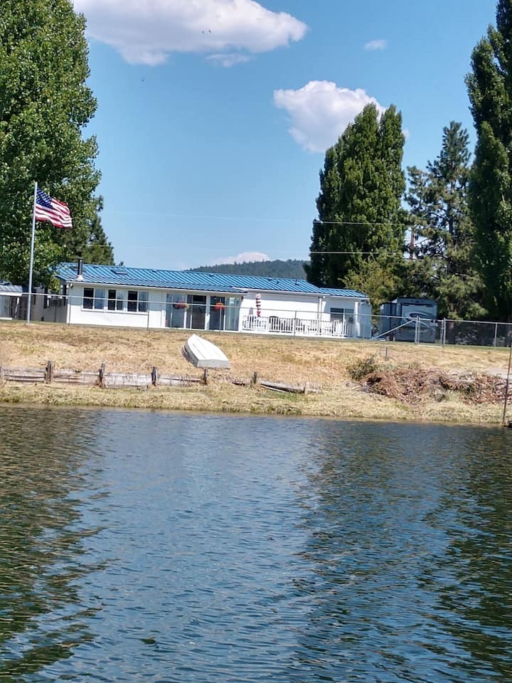 Williamson River Retreat Near Crater Lake Oregon Houses for Rent in Chiloquin, Oregon, United