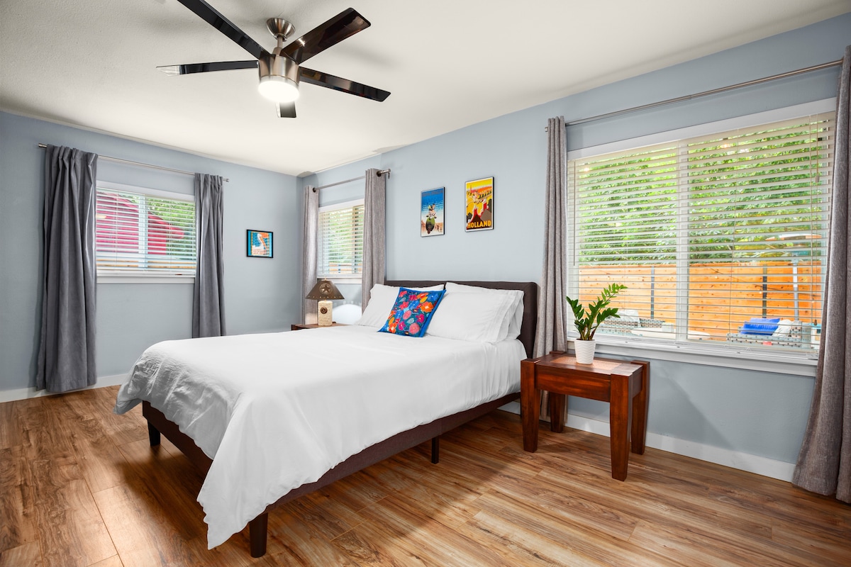 East Austin Hideaway | 2BR/2BA + Yard