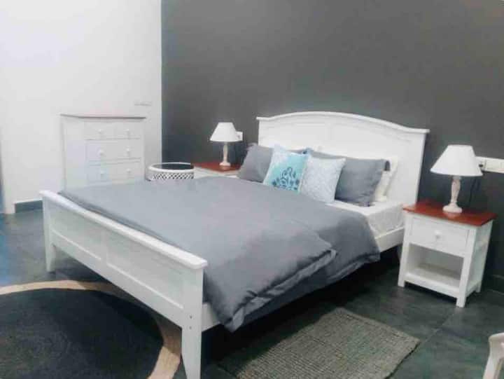 Schlafzimmer 1