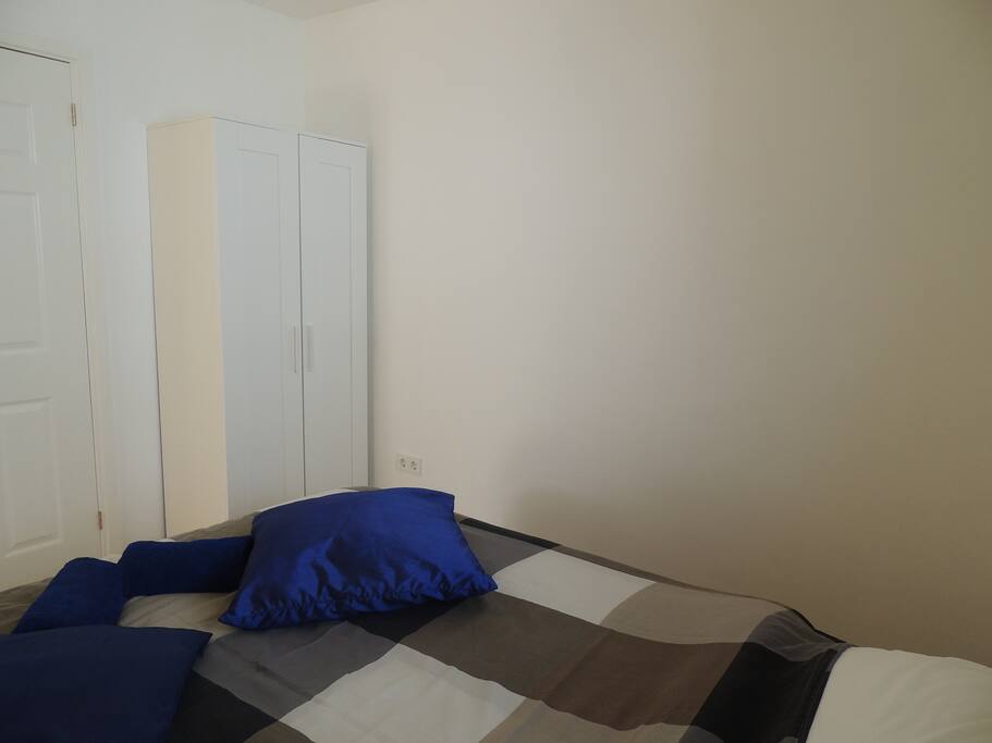 Kledingkast in uw kamer.