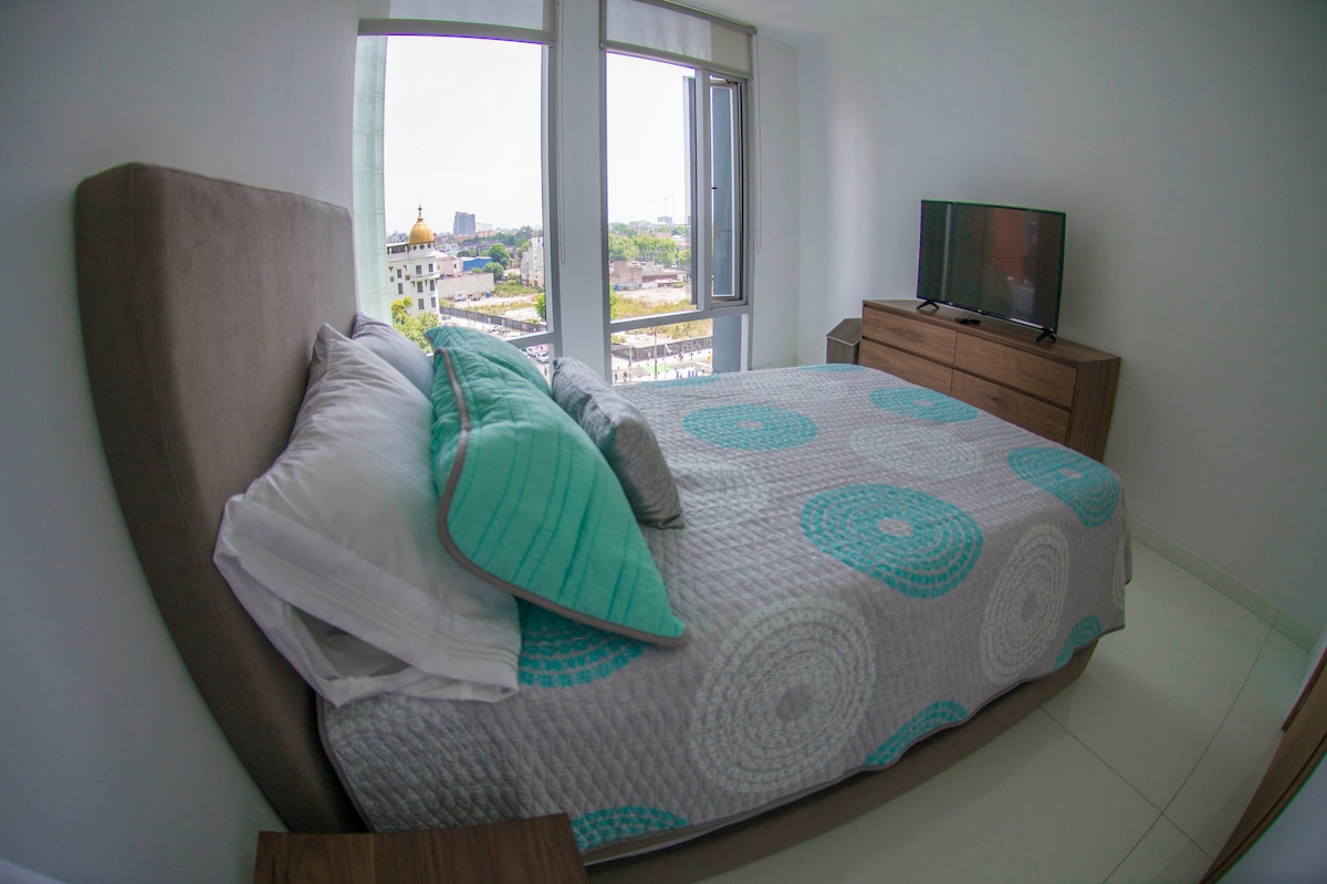 Druhá spálňa s manželskou posteľou a manželskou posteľou