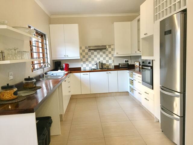 Idyllic, Spacious, Warm Home gallery image 5