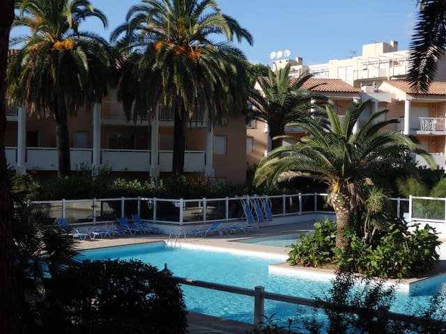 Juan les pins/Golfe Juan, 3mn walk to the beach