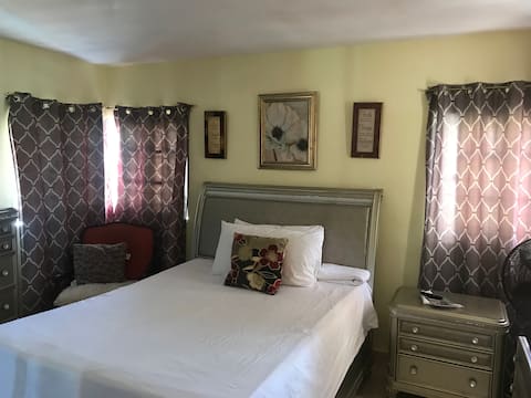 7 min from Airport Punta Cana 7 min from beach.