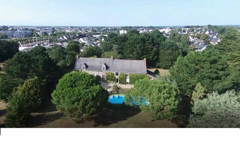 Family home, 27-degree swimming pool, Vannes 5 minutes away