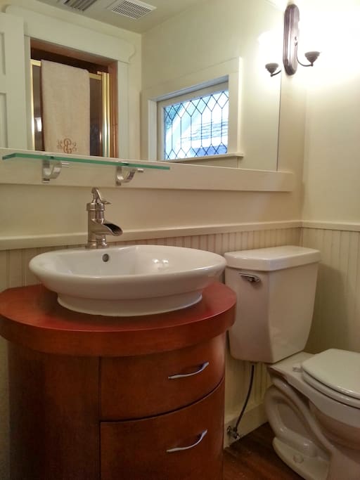 Guest Room Bathroom