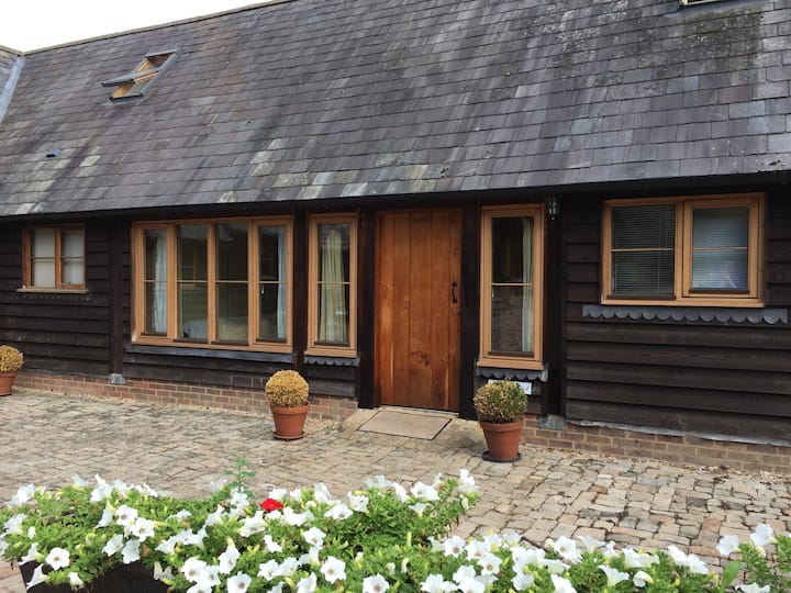 The Wool Shed Cottages for Rent in Loudwater, England, United Kingdom