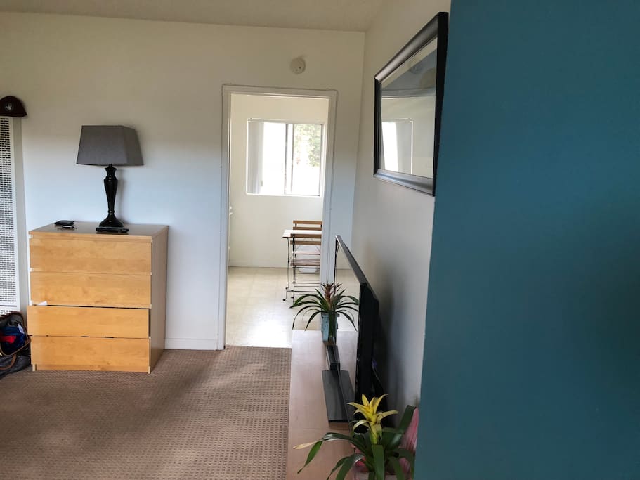 Spacious studio with large flatscreen tv with cable channels