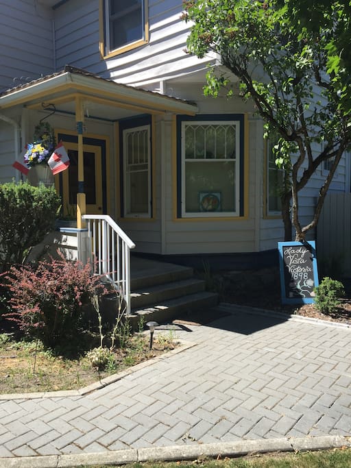 Front entrance Welcome to Lady Vista Victoria