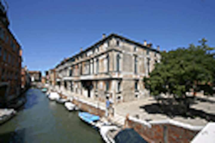 Vintage Venice apartment