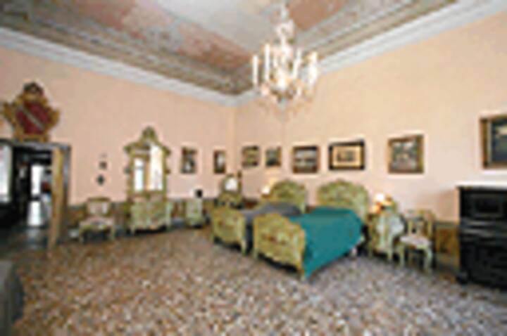 Vintage Venice apartment