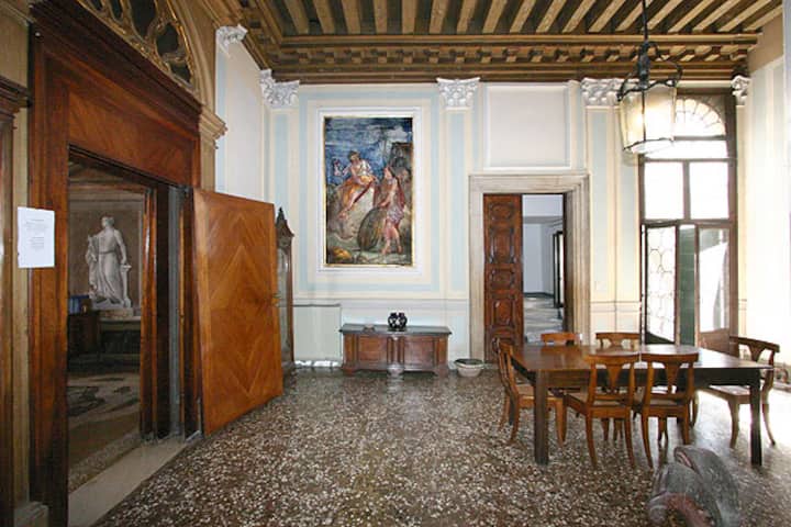 Vintage Venice apartment