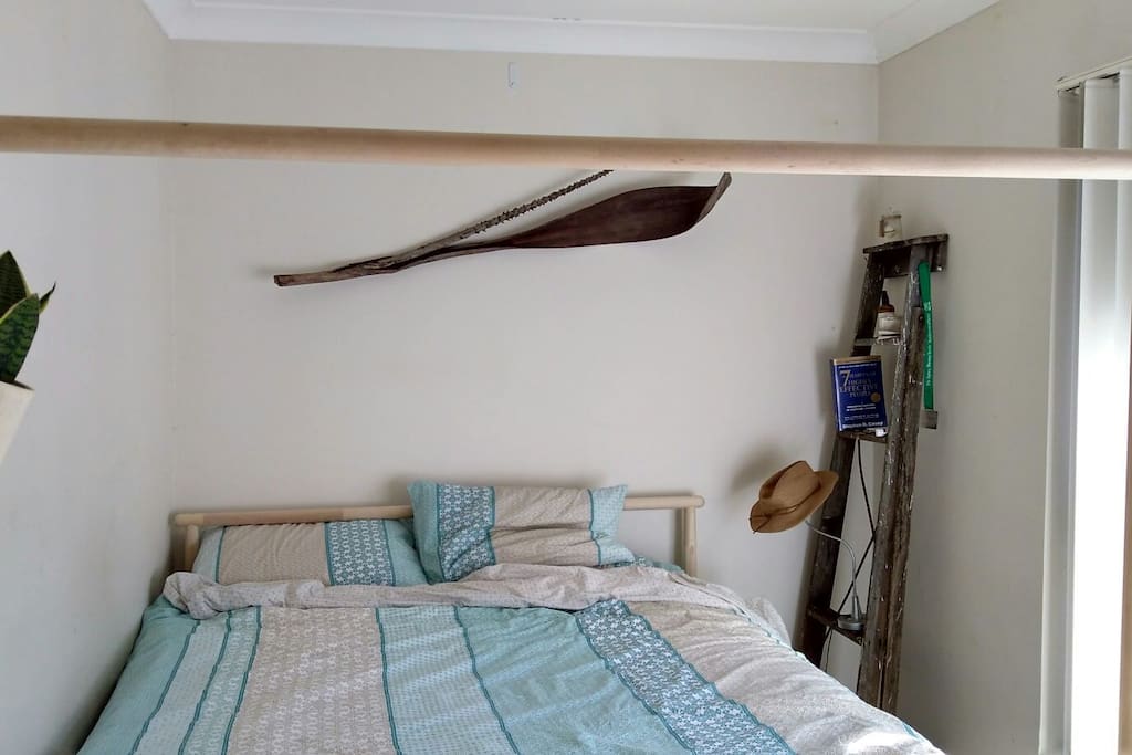 Bedroom with queen size bed