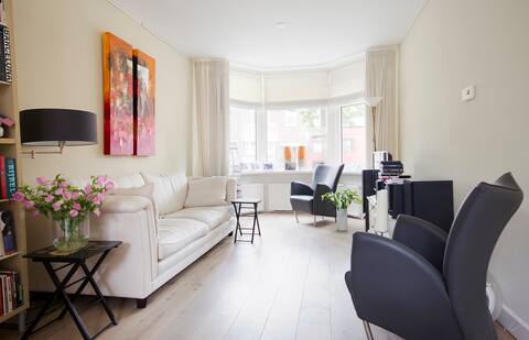 house+garden close to A'dam & beach