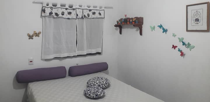 4号房（泳池区套房）带电动淋浴的卫生间）
