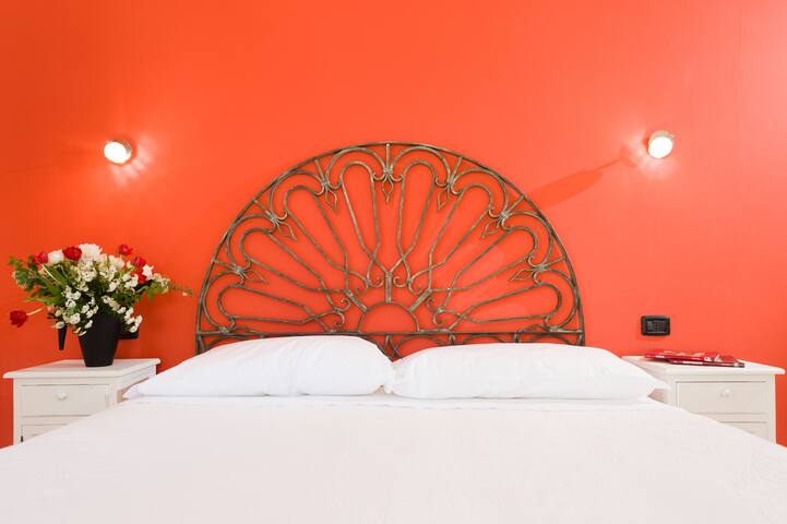 Bergamo Sottosopra Apartment gallery image 3