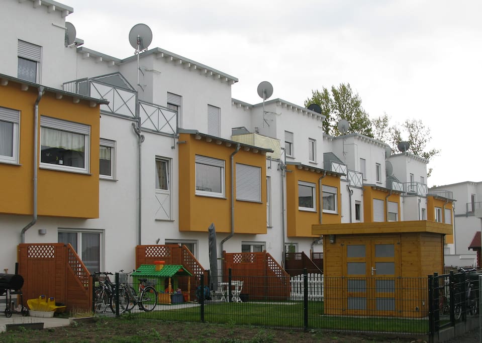 Easy Travel To Frankfurt Houses for Rent in Frankfurt, Hesse, Germany