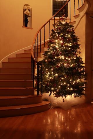 The Montana Mountain Villa gallery image 2