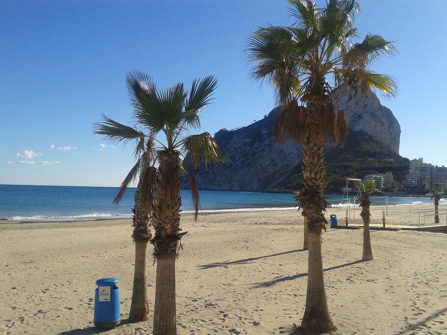 Piscina Levante Calpe y Peñon Ifach. A 1,5 Km de la Villa.
