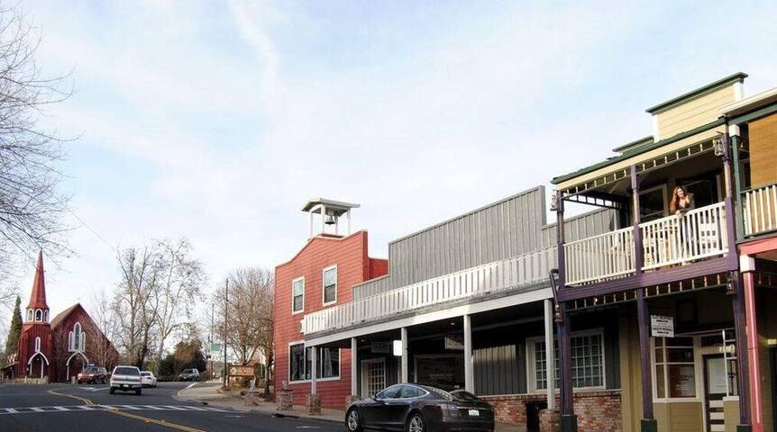 Airbnb Jamestown Vacation Rentals Places To Stay