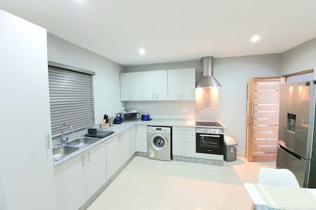 Modern Penthouse Terrace | 4 Sleeper Apartment