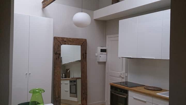 DESIGN 2BR EIFFEL TOWER VIEW 30m