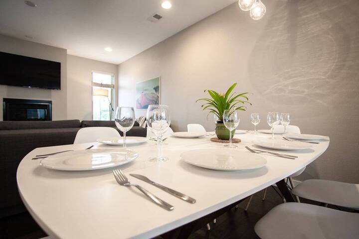 Downtown Wonderland Walk To Convention and Museums gallery image 5